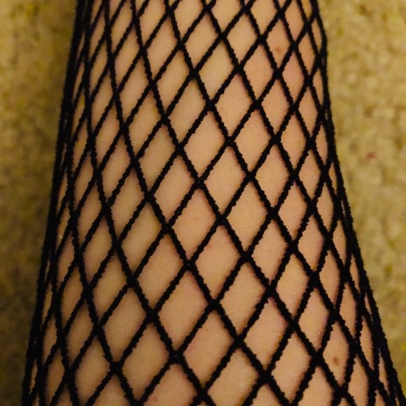 NEW! Black HighWaist Fish Net Stocking - Picture 6 of 6